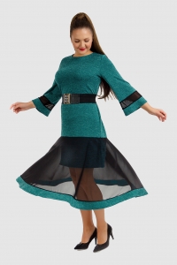 Комбинированное платье из зеленого трикотажа и черной трикотажной сетки