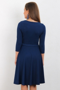 Синее платье с поясом из трикотажа масло