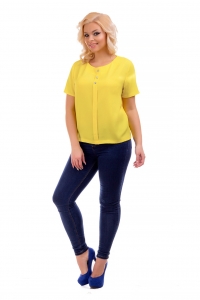 Легкая желтая блузка из крепа