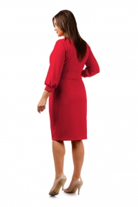 Красное платье из трикотажа с поясом