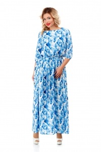 Нежное платье с голубыми цветами из крепа