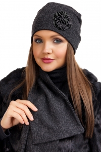 Женский трикотажный комплект: шапка с цветком и шарф